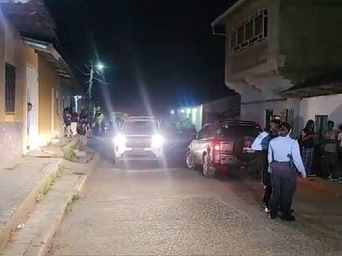 Hallan 30 casquillos de bala en escena del crimen de expolicía Fernando Mercado