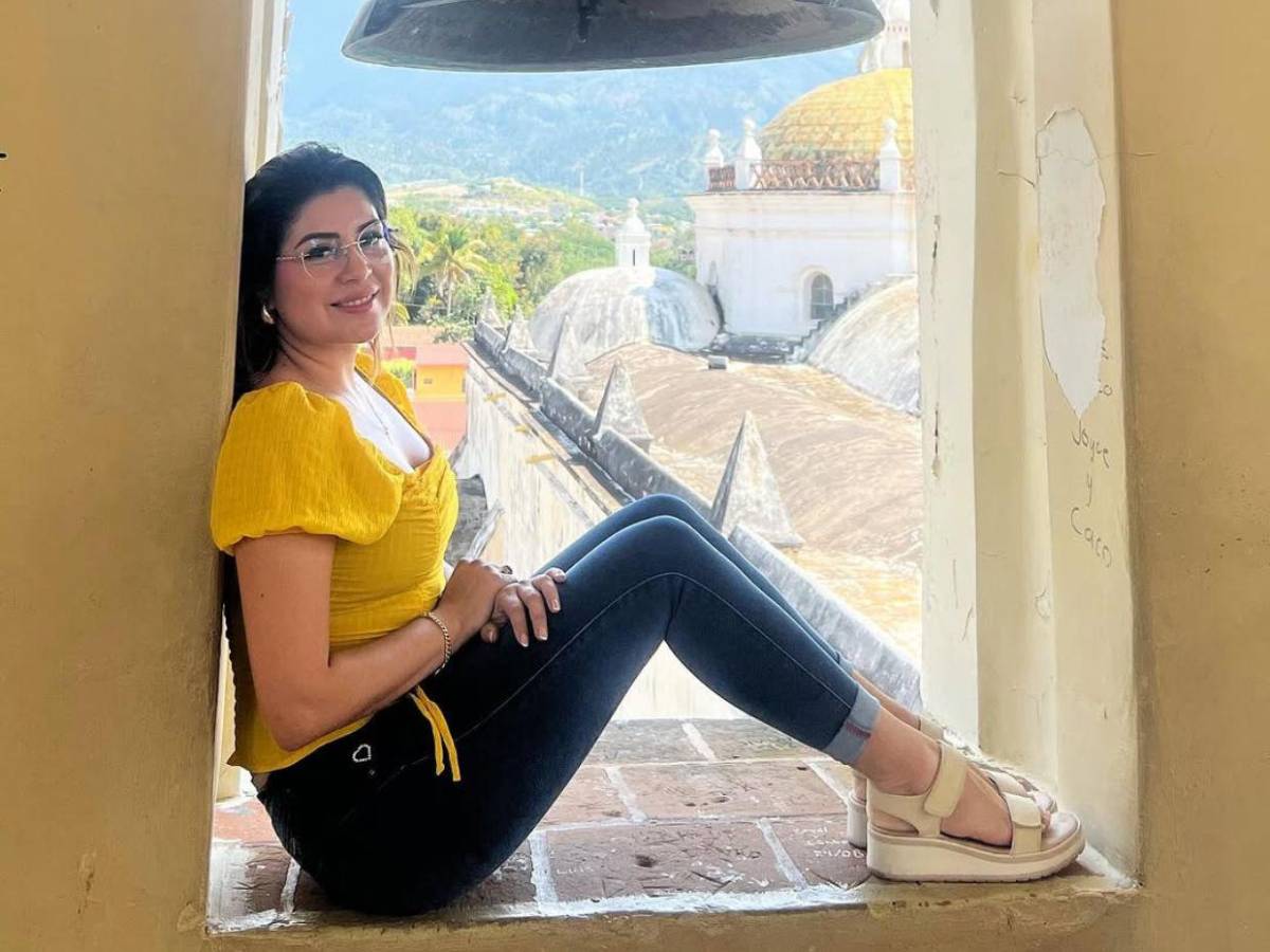 ¿Quién es Suyen Muñoz, la mujer a la que besó Luis Redondo en el Congreso?