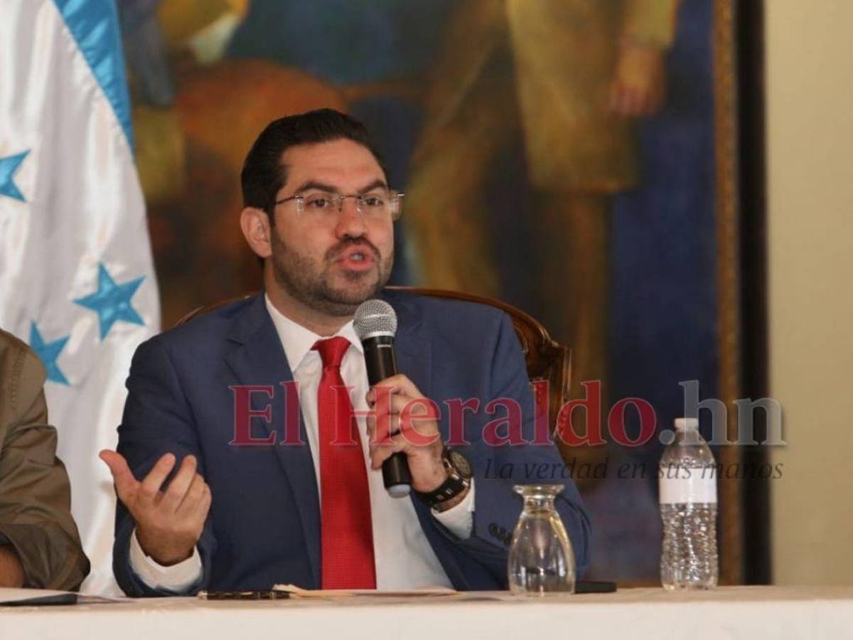 Jorge Cálix tras firmar acuerdo: “Sigo creyendo que Libre debería presidir el Congreso”