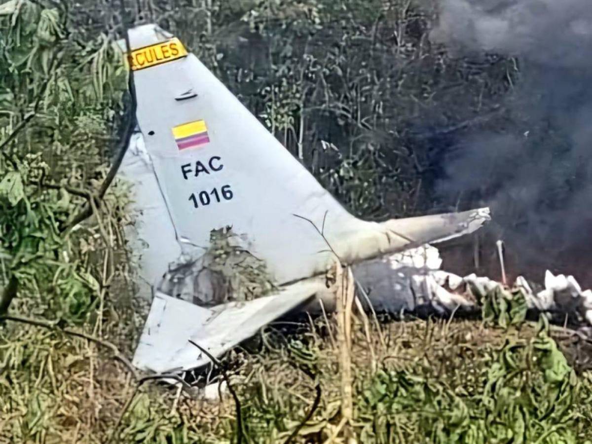 Hay 34 desaparecidos: accidente de avión en Colombia deja decenas de muertos y heridos