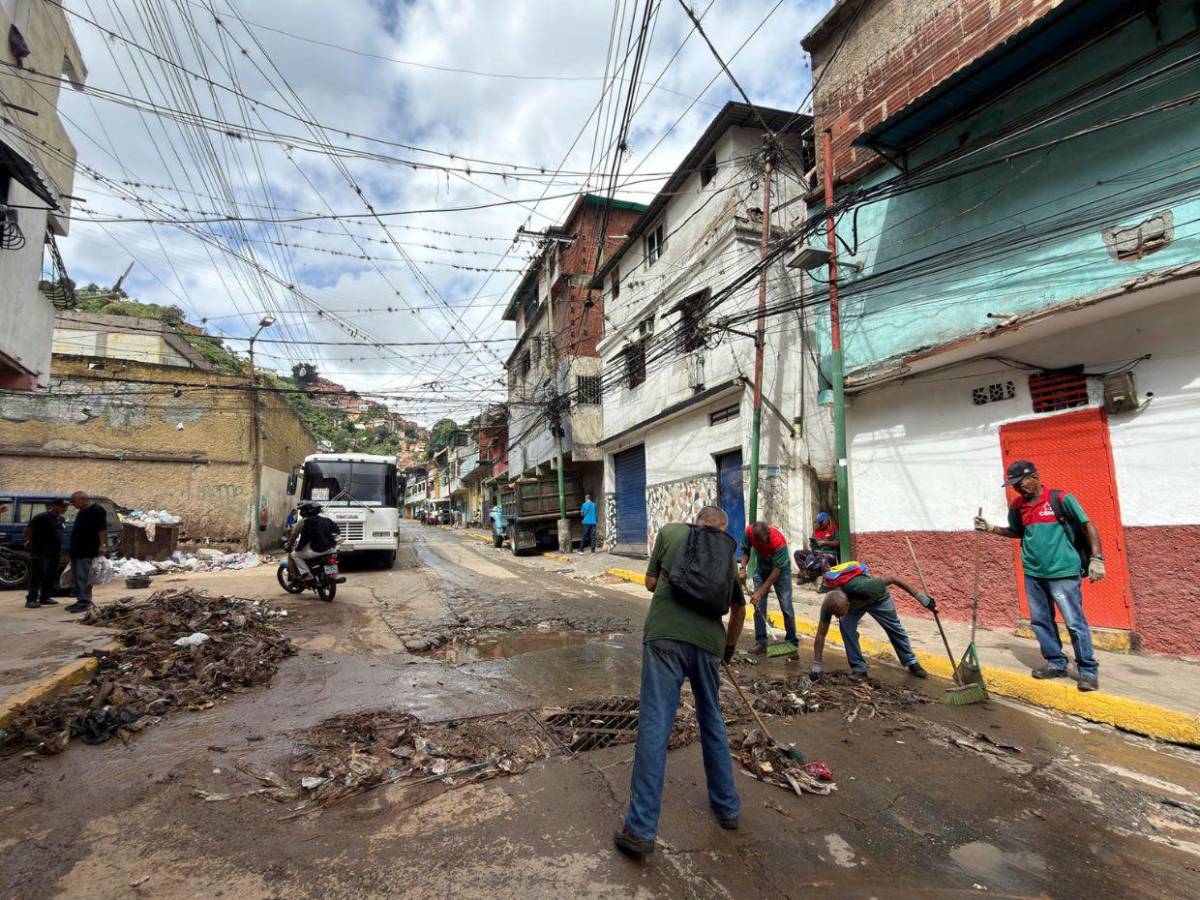 FOTOS: Personas desaparecidas y viviendas afectadas por las lluvias en Caracas, Venezuela