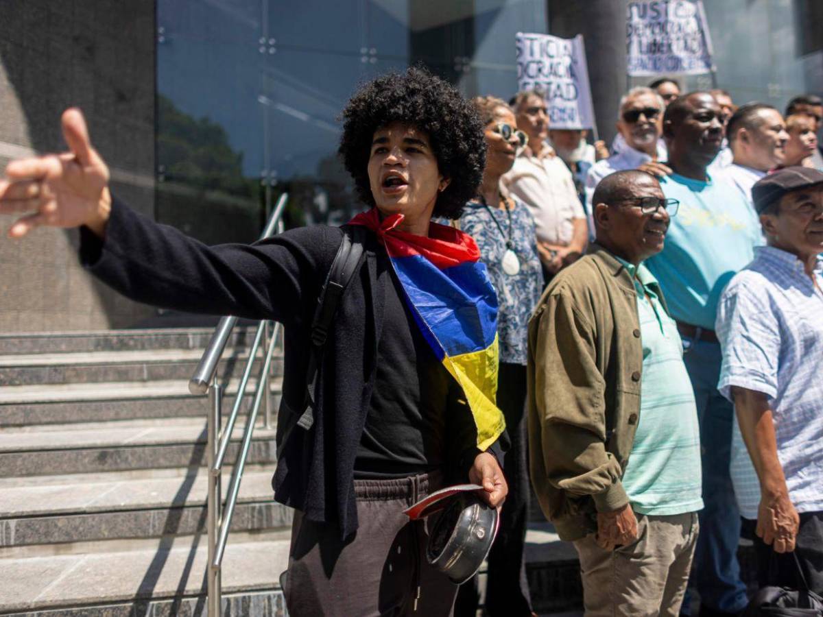Protesta frente a sede de la ONU en Venezuela rechaza participación de Delcy Rodríguez
