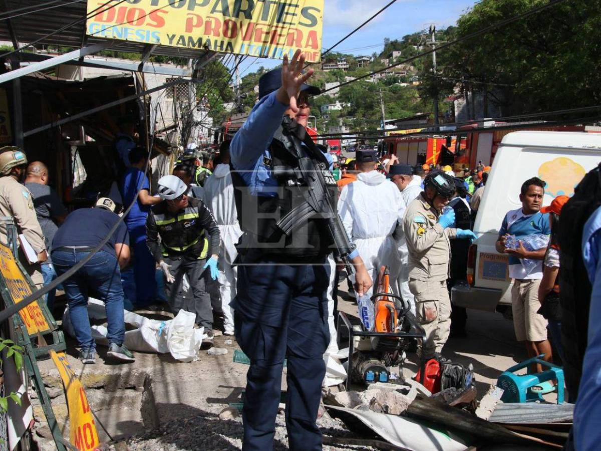 Comienzan a retirar los cuerpos de las víctimas del accidente en Villa Nueva
