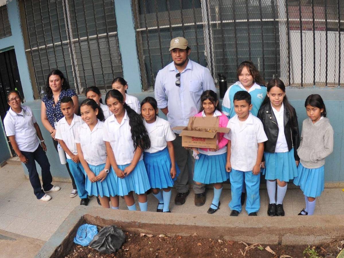 Escuelas Amigables: Niños ya son expertos en elaboración de compostaje
