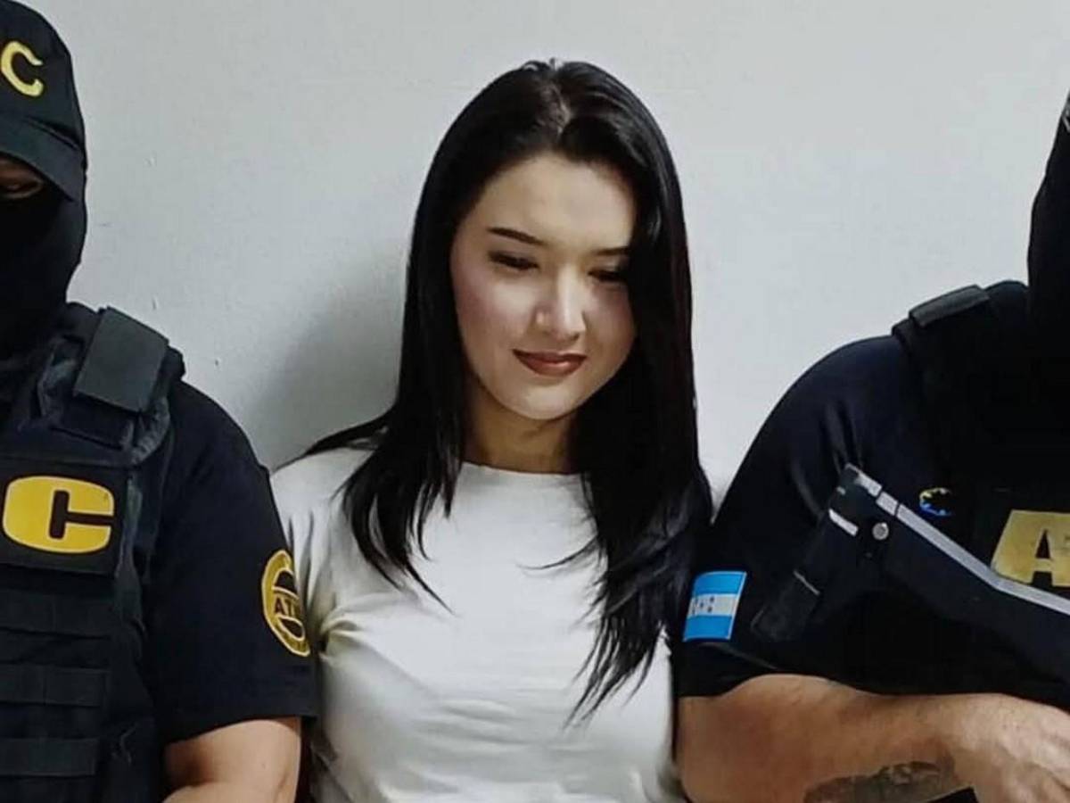 Cae joven acusada de abusar de dos menores cada vez que visitaban a su padre en SPS