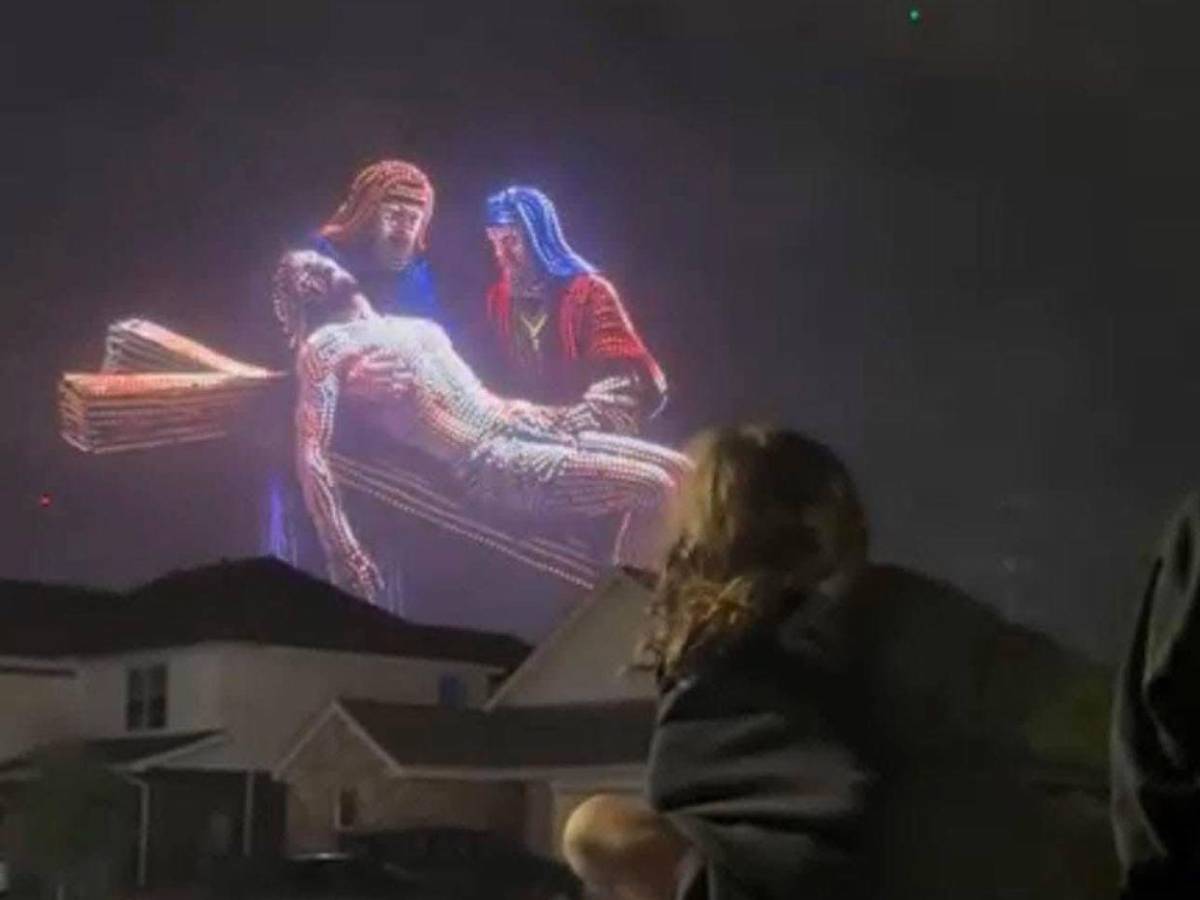 EN FOTOS: 10,000 drones recrearon la pasión de Cristo en Texas, rompiendo récord