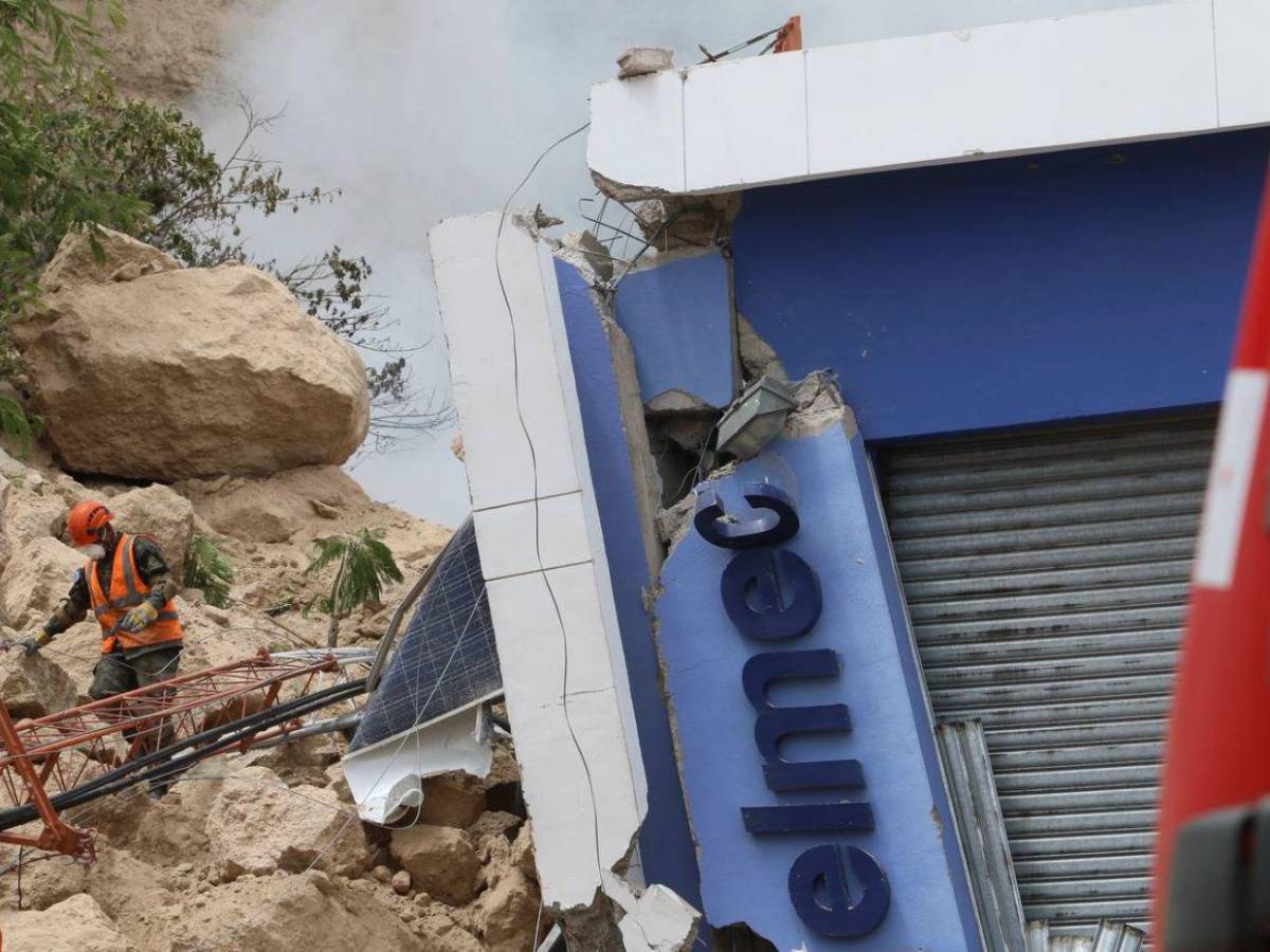 FOTOS: Antes y después de la bodega del anillo periférico tras incendio y derrumbe