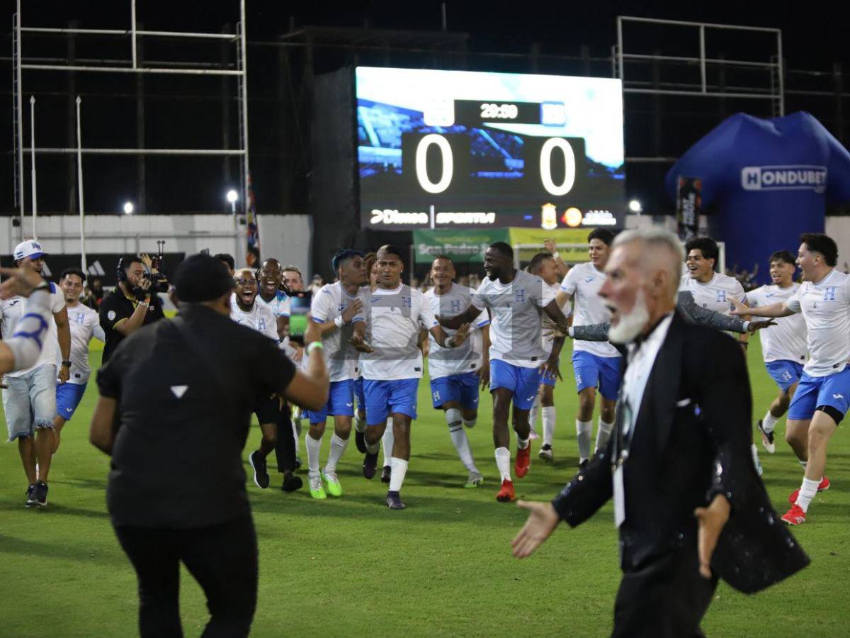 ¡Derrochando flow! La elegancia de El Loco de la Selva en el partido de tiktokers de Honduras vs El Salvador