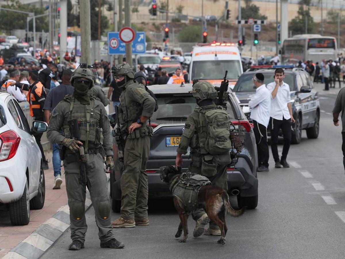 Atacantes subieron al autobús y abrieron fuego contra los pasajeros: atentado en Israel