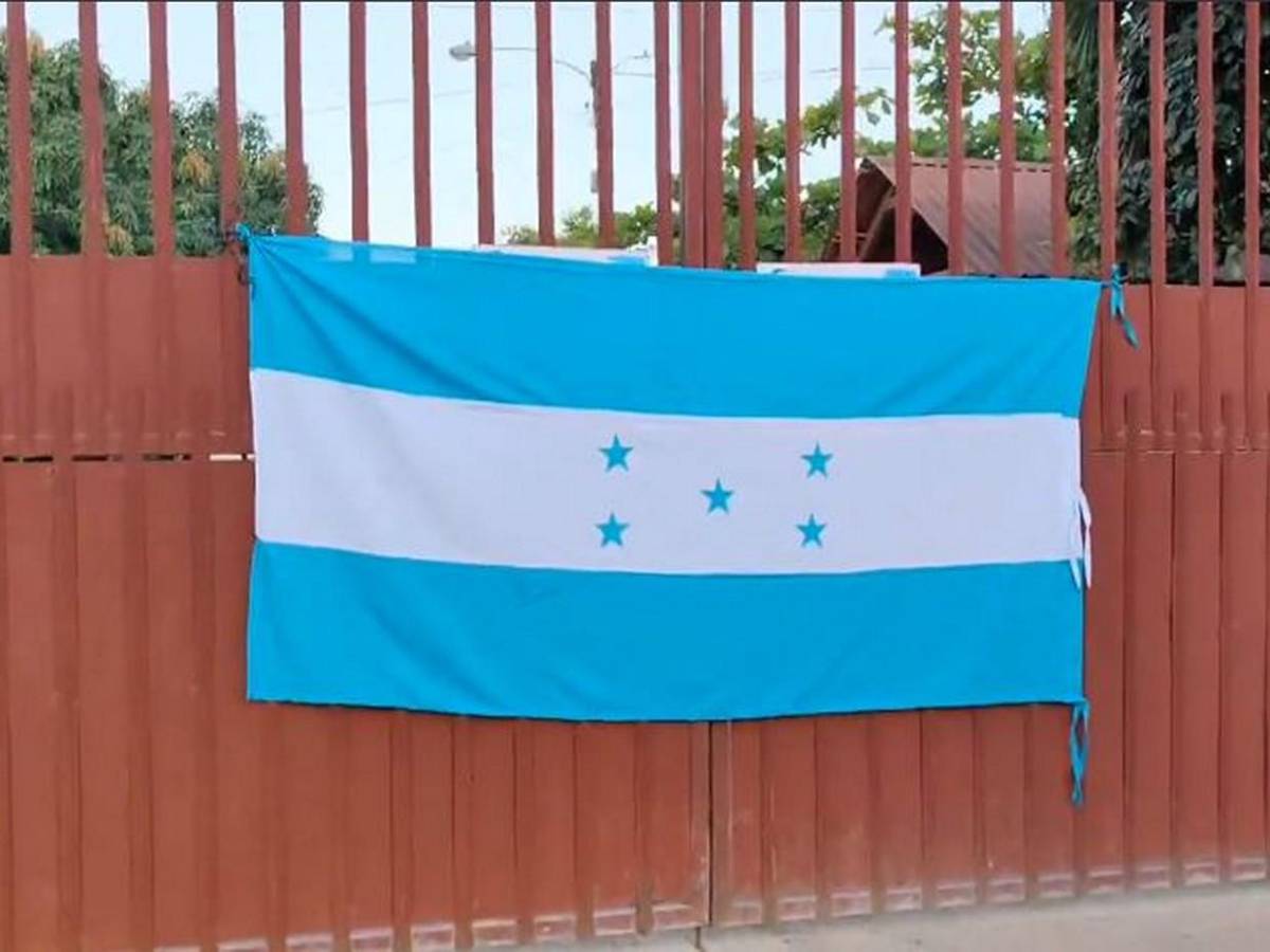 Protestan por falta de entrega de credenciales a dos corrientes dentro de Libre