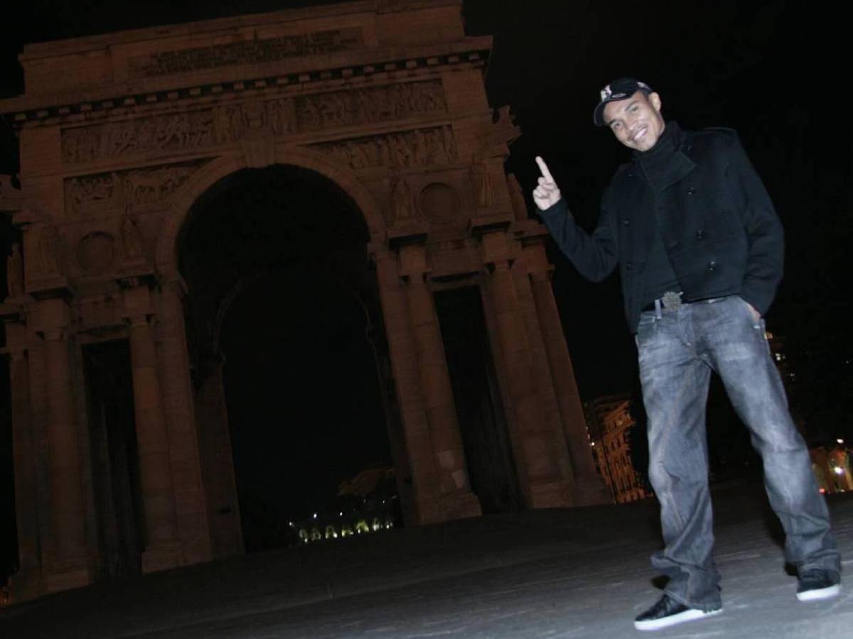 Autos de lujo y excentricidades: Así era la vida de Rambo de León en su mejor momento en Italia