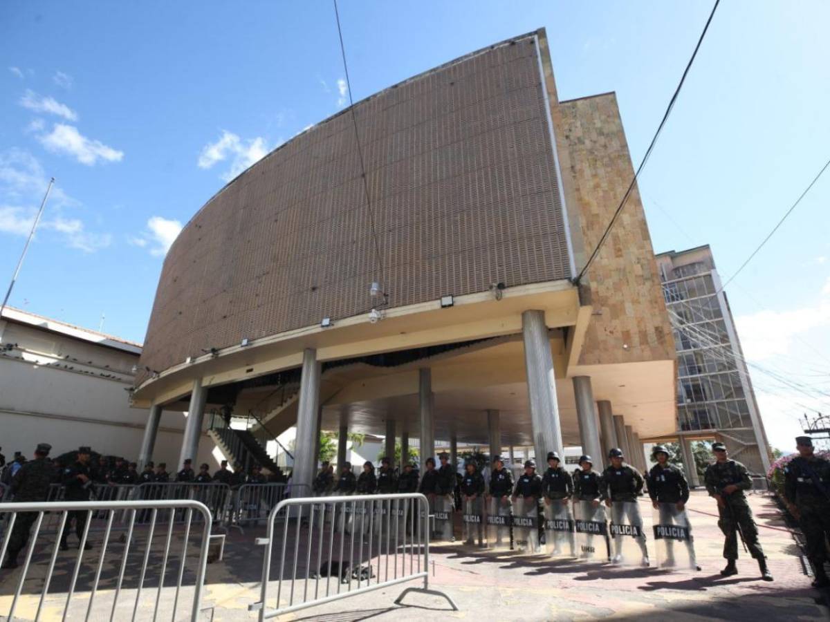 CN bajo fuerte custodia militar antes del inicio del período legislativo 2026-2030