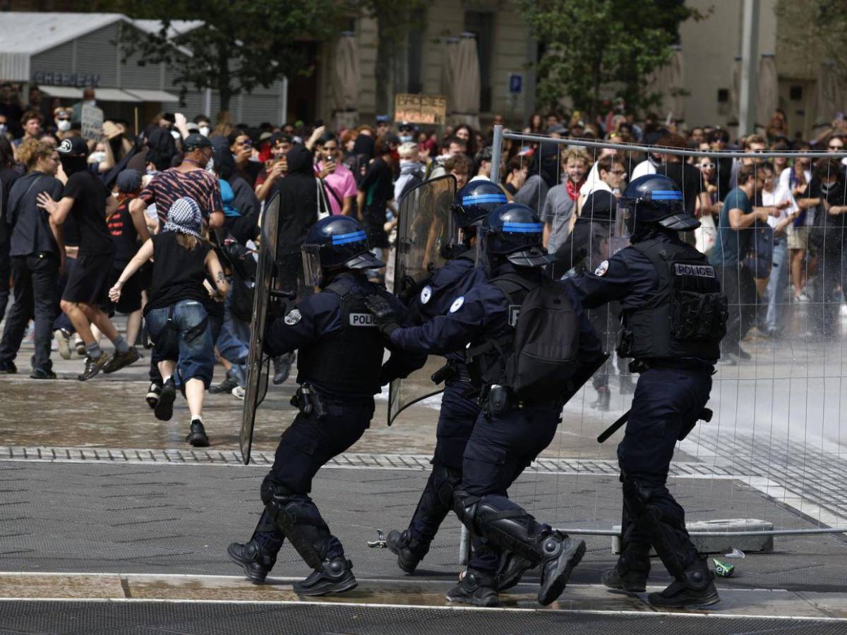 Bloqueemos todo: ¿Qué se sabe de la masiva protesta en Francia?