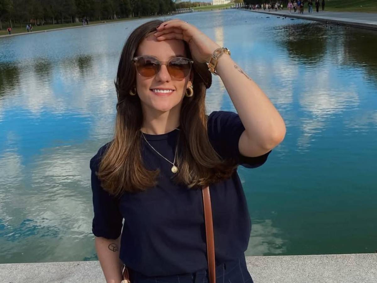 Periodista hondureña es sorprendida en España: Sus seguidores no pueden creer lo que pasó