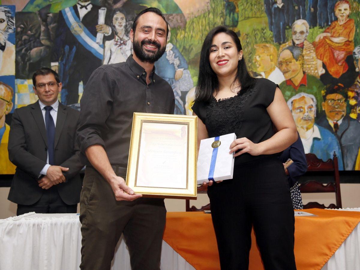 “Mariluna”, de Ángel Castro, gana el Concurso de Cuentos Cortos de El Heraldo