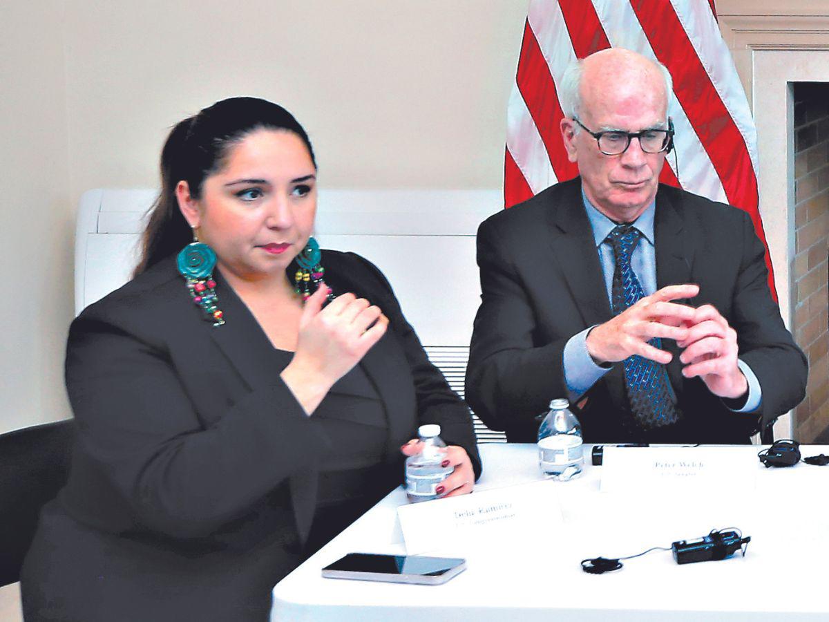 El senador Peter Welch y la congresista Ramírez expusieron que Estados Unidos seguirá apoyando a Honduras en lo que necesite.