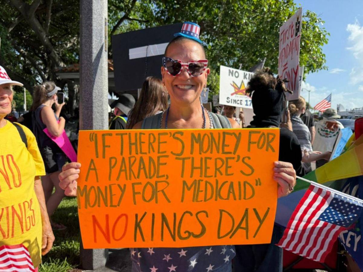 En diferentes ciudades y hasta en la casa de Trump: miles protestan contra redadas En diferentes ciudades y hasta en la casa de Trump: miles protestan contra redadas
