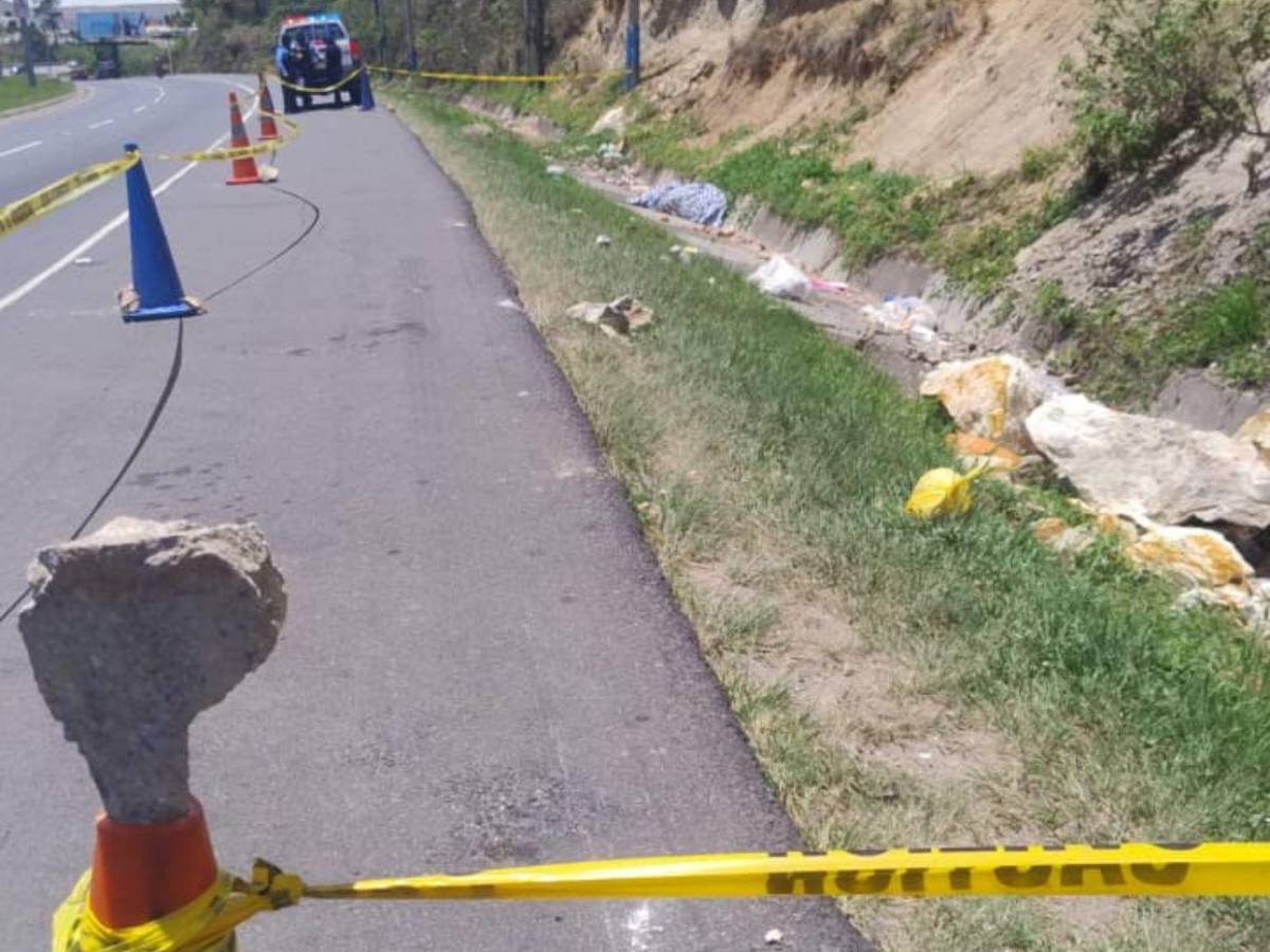 Envuelto en sábanas: así hallaron cadáver en el kilómetro nueve de la carretera al norte