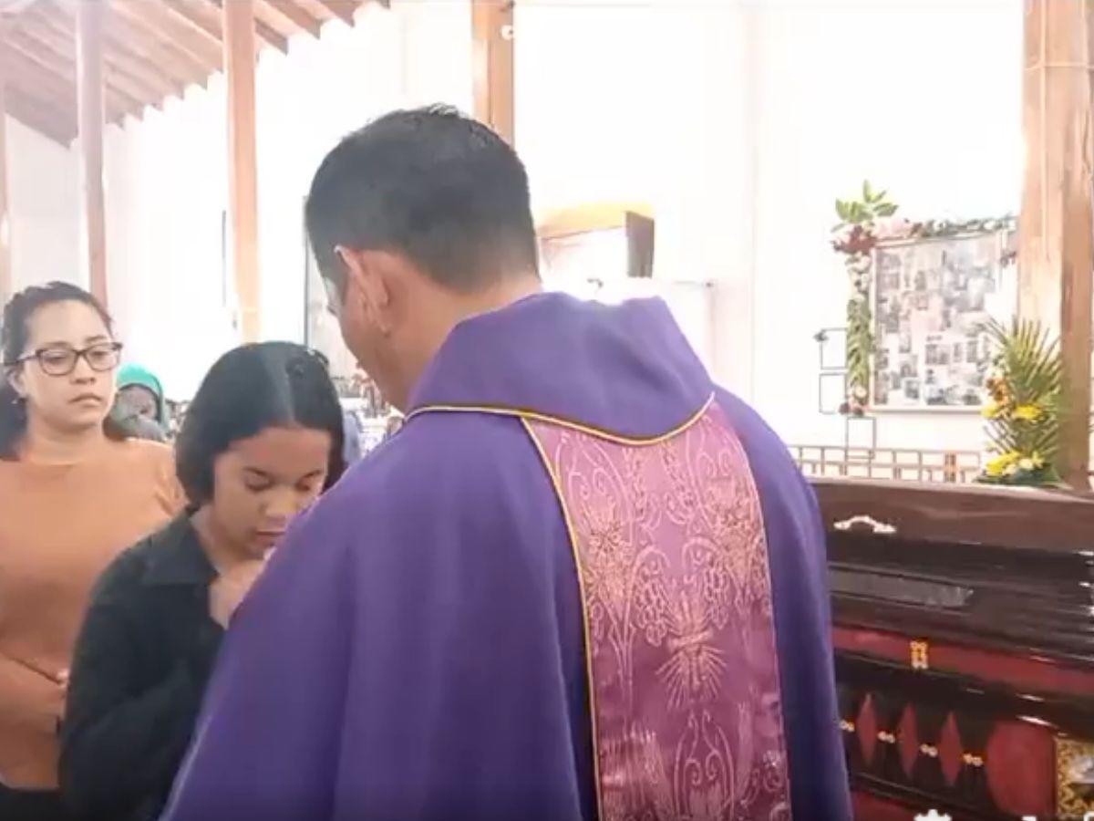 La Congregación Hermanas de Nazaret realizó una eucaristía de cuerpo presente esta mañana, en honor de la profesa María López, fallecida en el accidente vial.