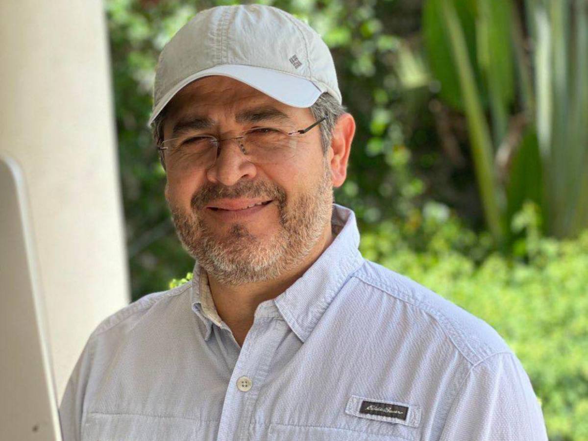 Así luce Juan Orlando Hernández tras visita de su madre en prisión en EE UU