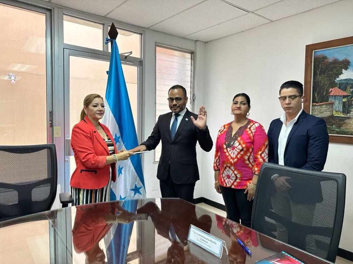 Juramentan a José Antonio Morales como nuevo gerente de Hondutel