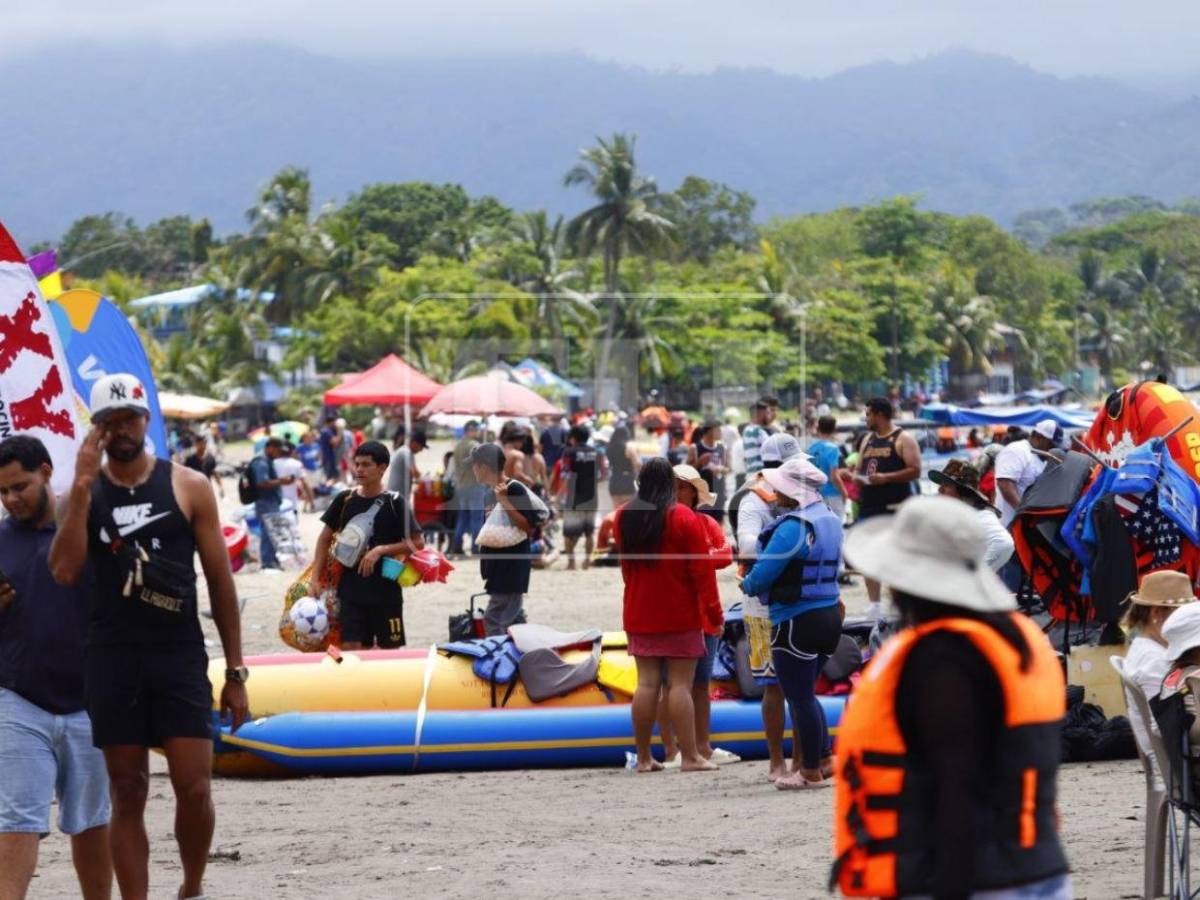 Turismo y diversión: Playas de Puerto Cortés se llenan de vida en Semana Santa