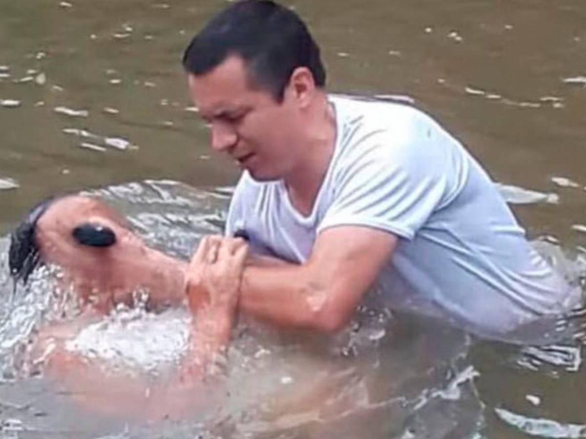 Fue poseído por el diablo: Pastor que abusó de su hijastra es defendido por sus seguidores