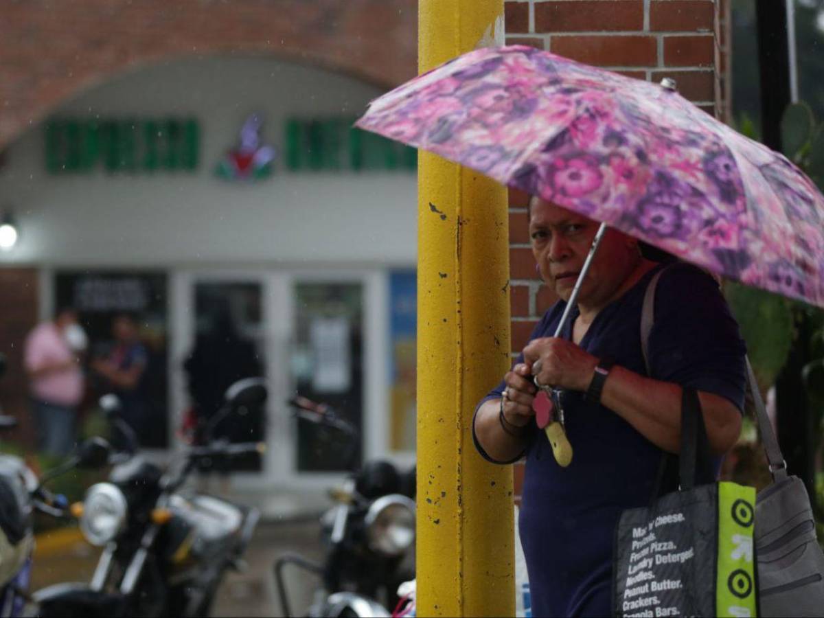 Las imágenes que dejó la tormenta registrada este viernes sobre Tegucigalpa y Comayagüela