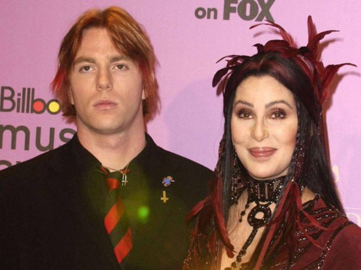 ¿Quién es Elijah Blue Allman, el hijo menor de Cher, hospitalizado por sobredosis?