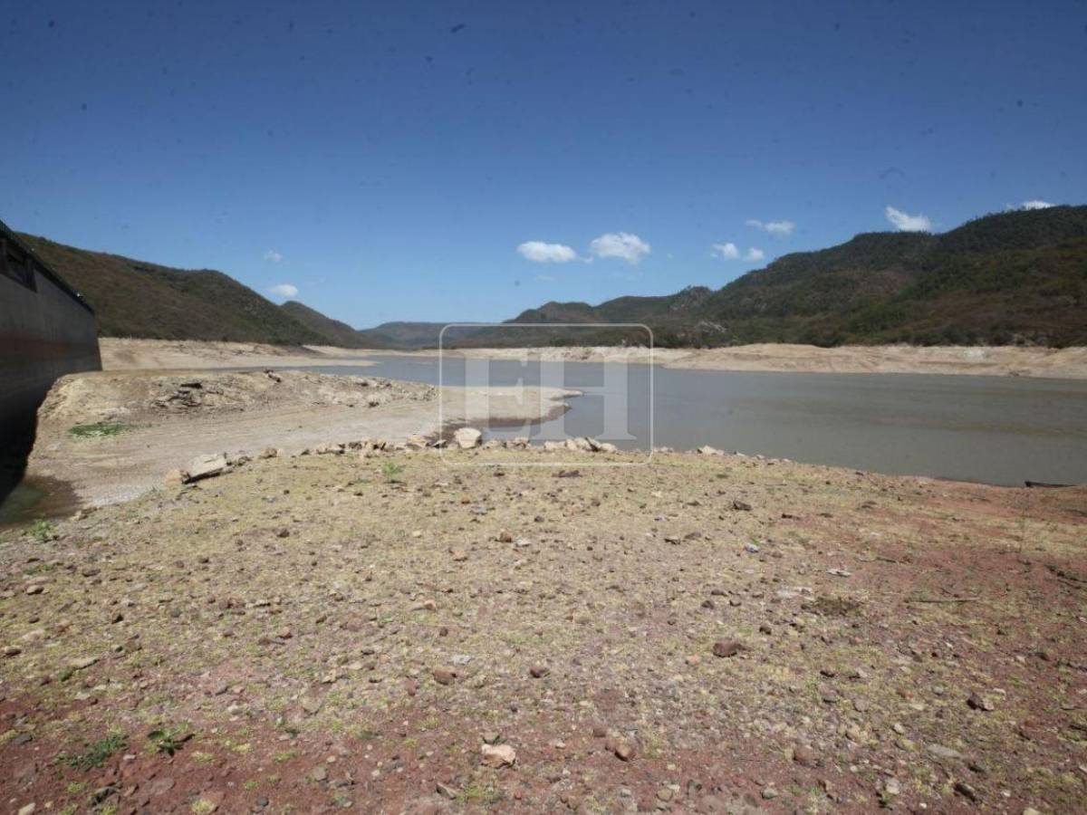 Impactantes imágenes de represa La Concepción; es cuestión de horas para que llegue a su nivel crítico