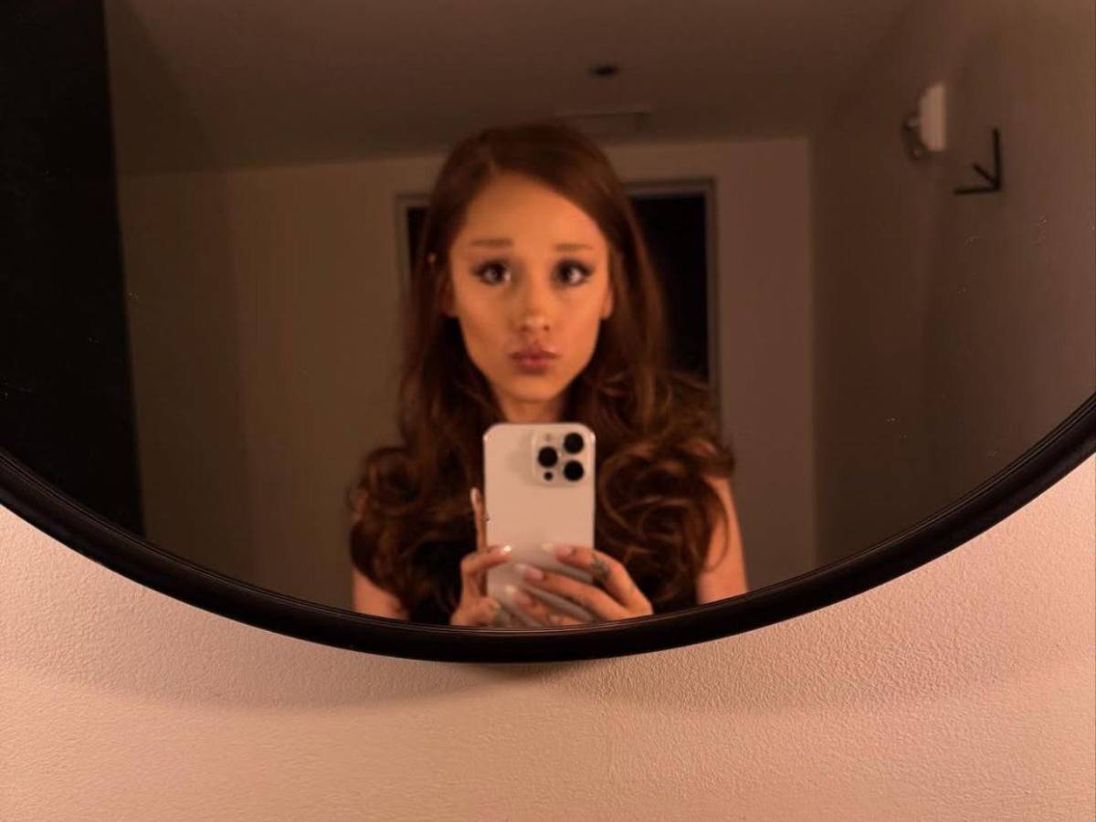 La transformación final de Ariana Grande: Vuelve al castaño y se despide del rubio Wicked