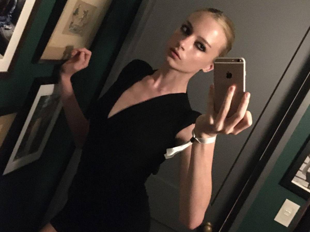La hija de Naomi Watts y Liev Schreiber gana un premio como primera modelo trans