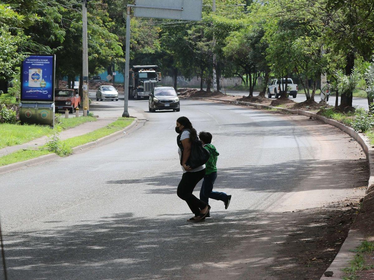 Se construirán tres puentes peatonales en cruces de alto riesgo en la capital