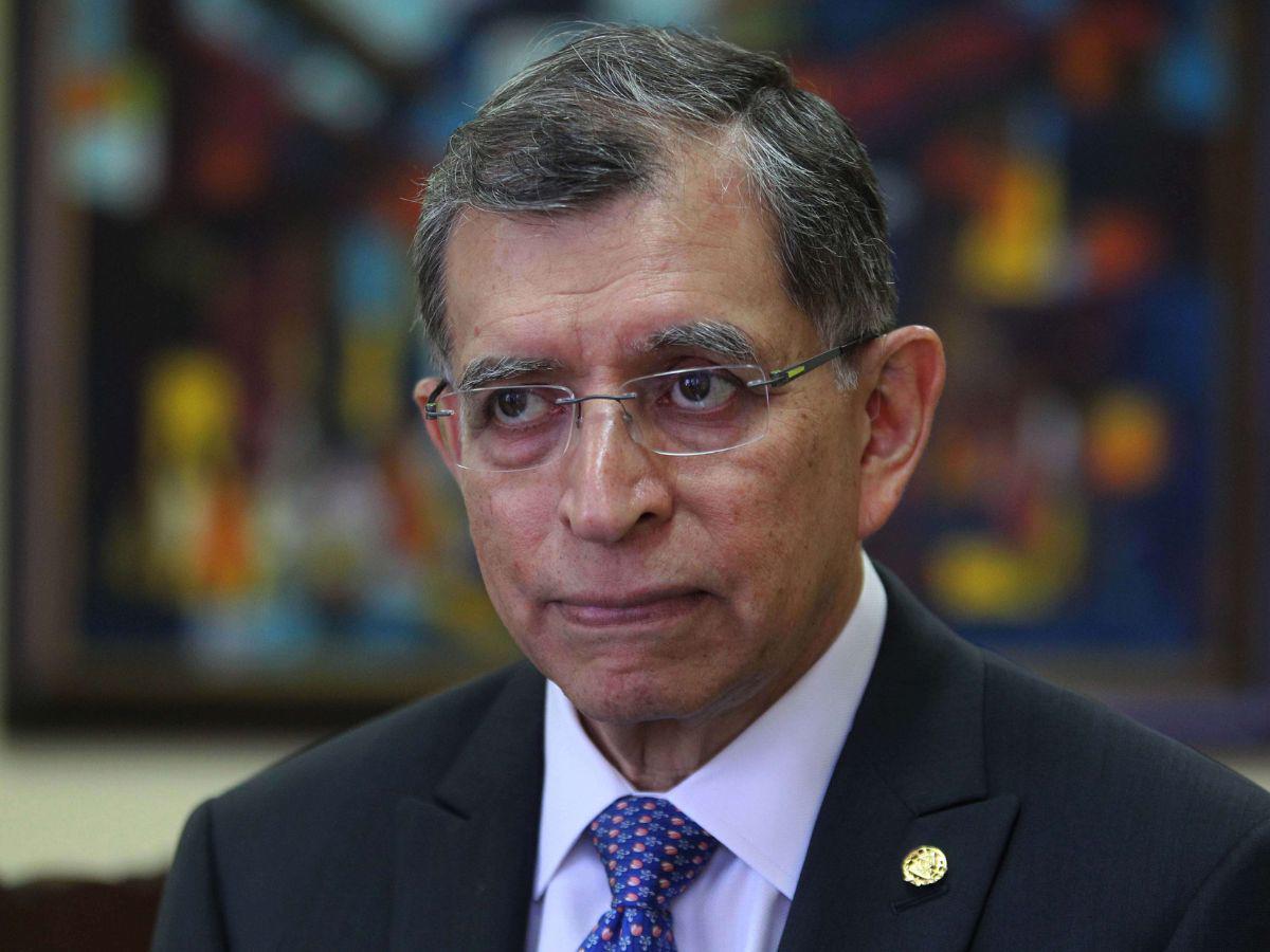 Excanciller Carlos López Contreras: “Lo correcto era no referirse a temas internos de Perú”