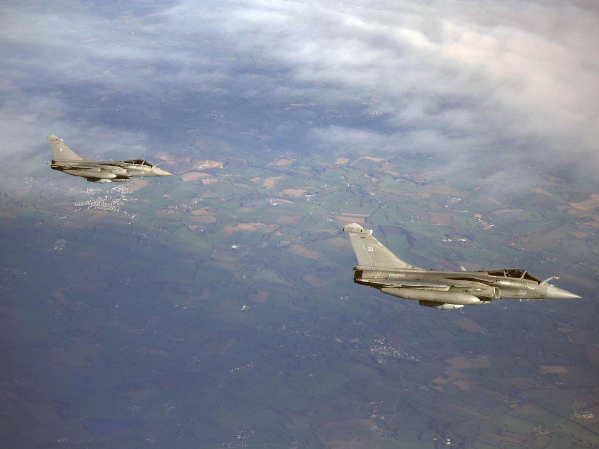 Francia fortalece su arsenal atómico y consolida su poder en Europa