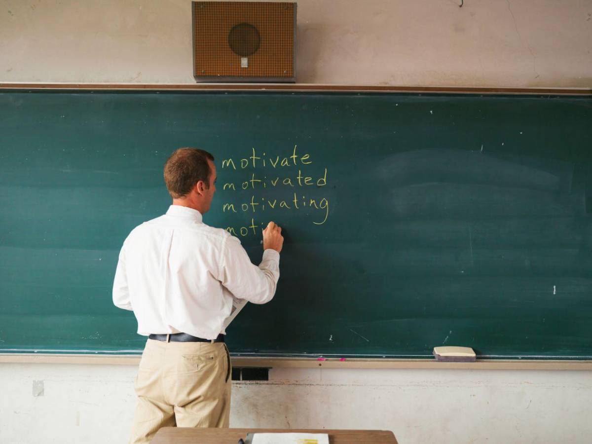 Denuncian a docente por presunto acoso a alumna de 14 años en Ciudad de México