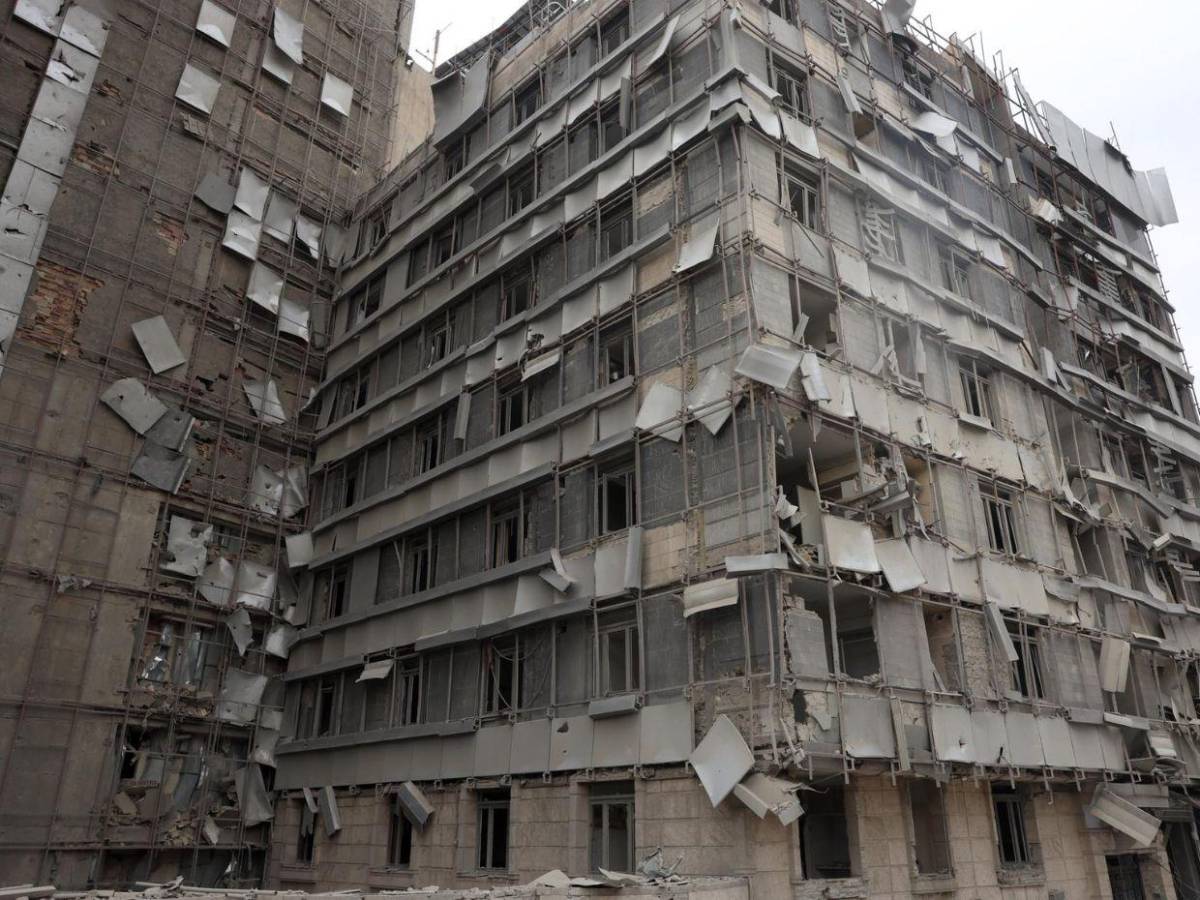 Destrucción total: así quedó el hospital Gandhi en Teherán tras ataque