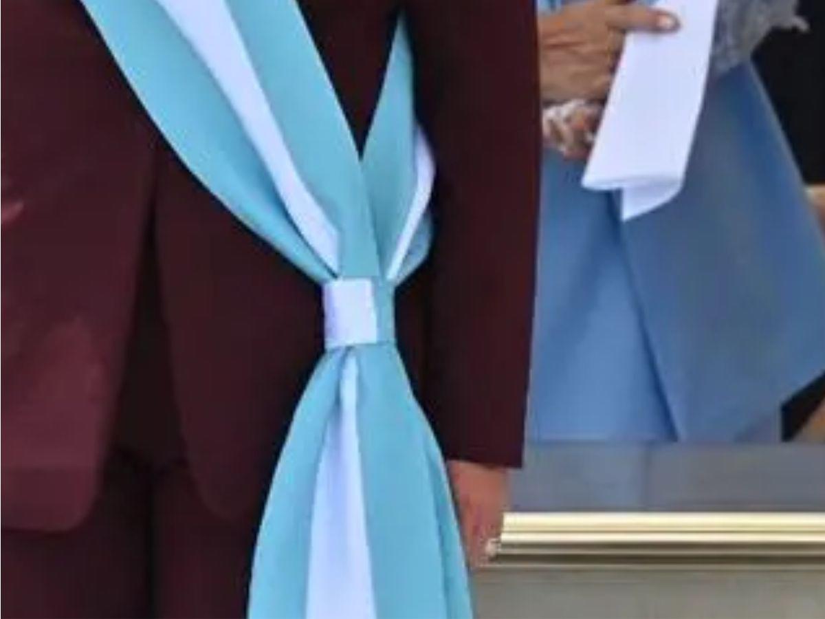 ¿Cuál es el detalle especial que lleva la banda presidencial de Nasry Asfura?