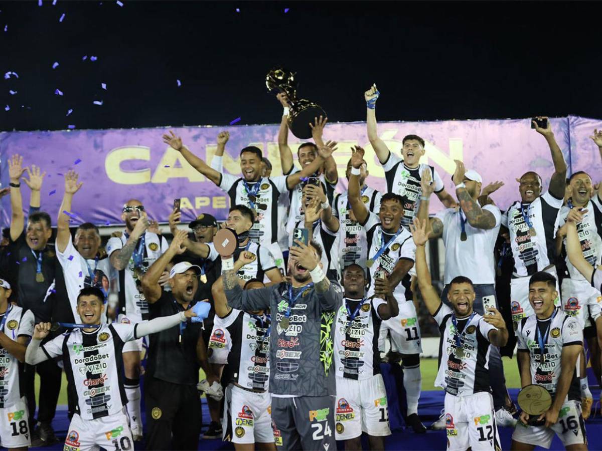 Olimpia en el podio de los equipos de América con más de 30 ligas ganadas