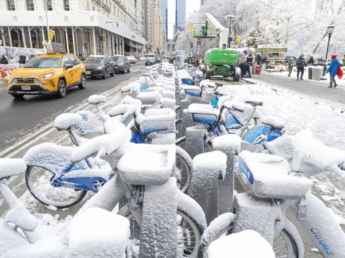 Pagarán 45 dólares por hora por retirar nieve: conozca cómo conseguir el empleo en NY, EE UU