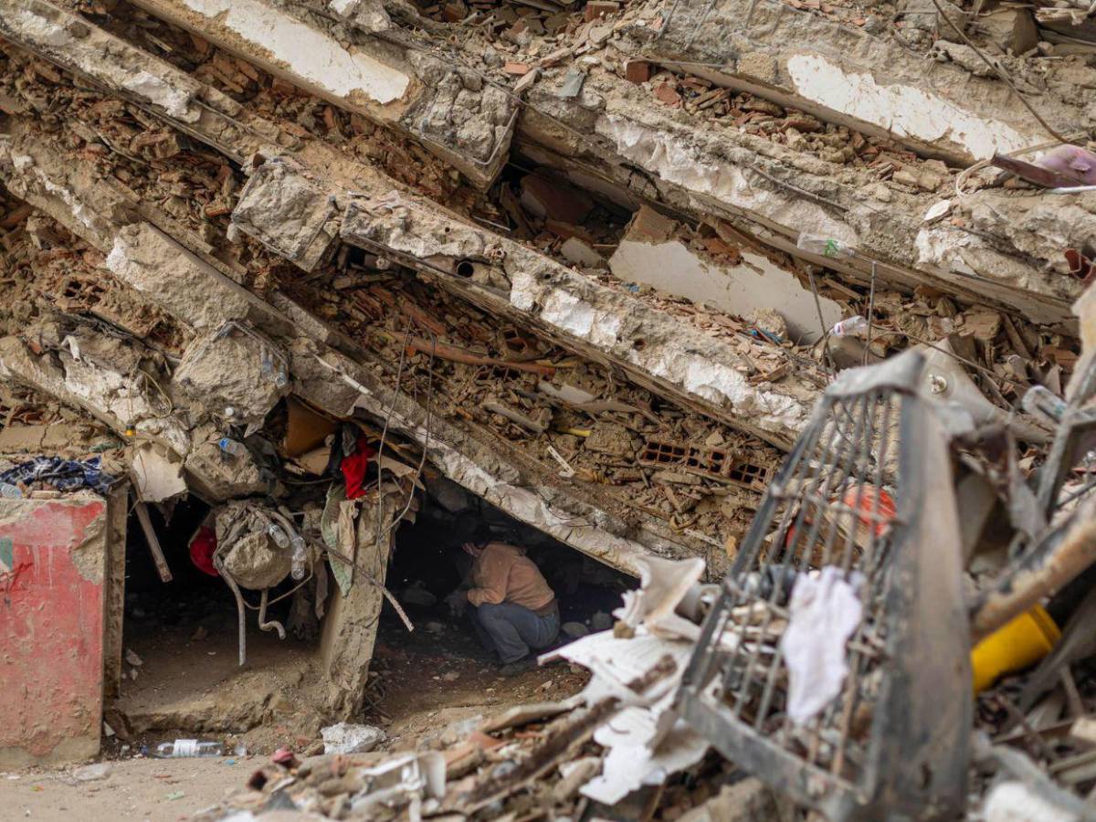 No podemos dejar a nadie atrás: venezolanos siguen buscando desaparecidos un mes después