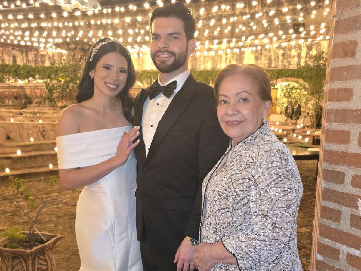 Lucía Yon y Vladimir Castillo sellaron su amor en Antigua Guatemala