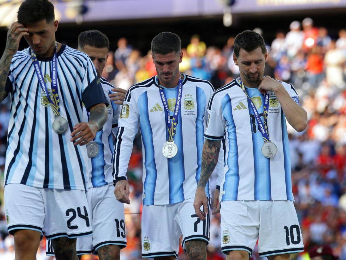 Messi toma decisión tras perder la final del Mundial ante España: nueve jugadores le siguen