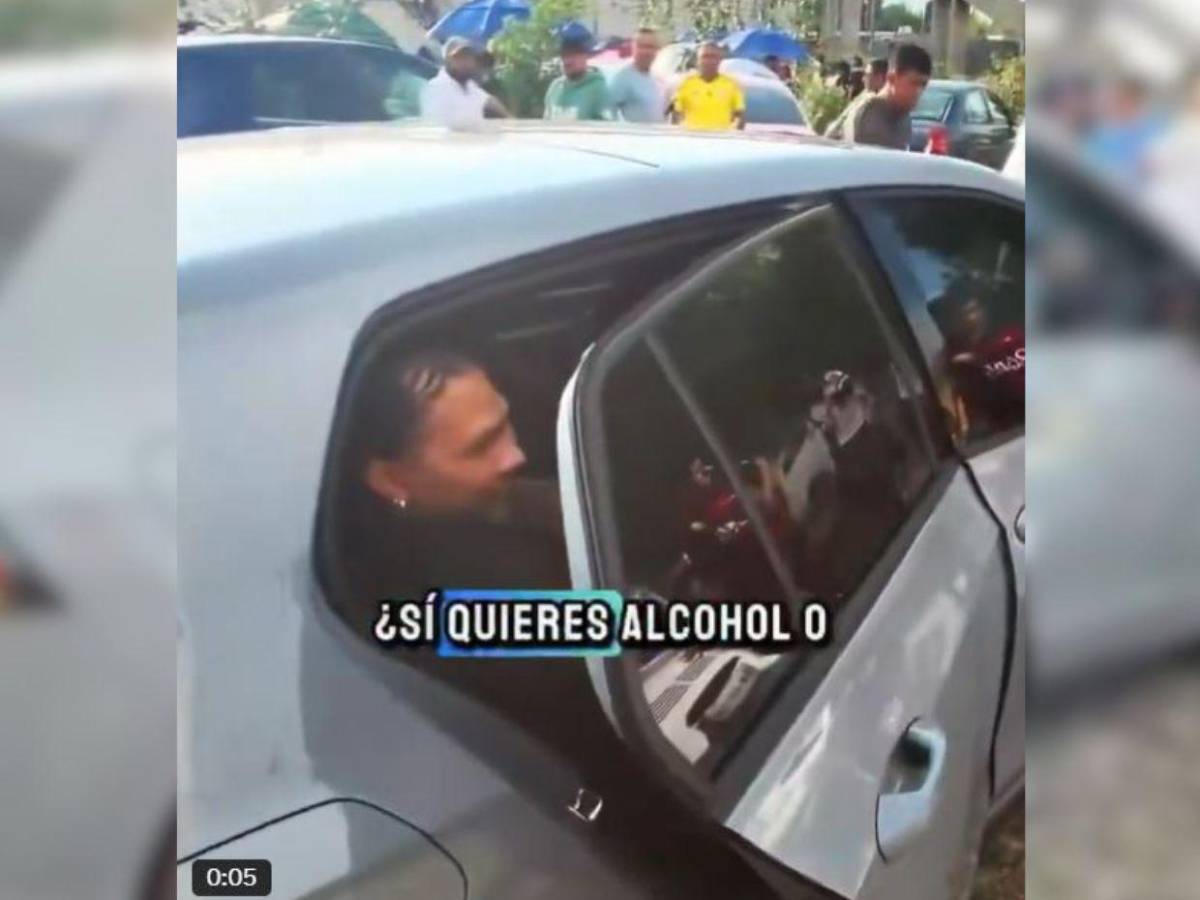 Sigue hundido en el alcohol: mundialista con México que jugó en Honduras preocupa con su estado