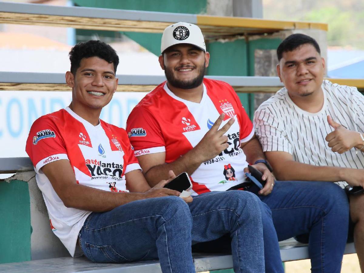 ¿Quién es la hermosura que robó suspiros? El ambientazo en partido por el descenso en Olancho