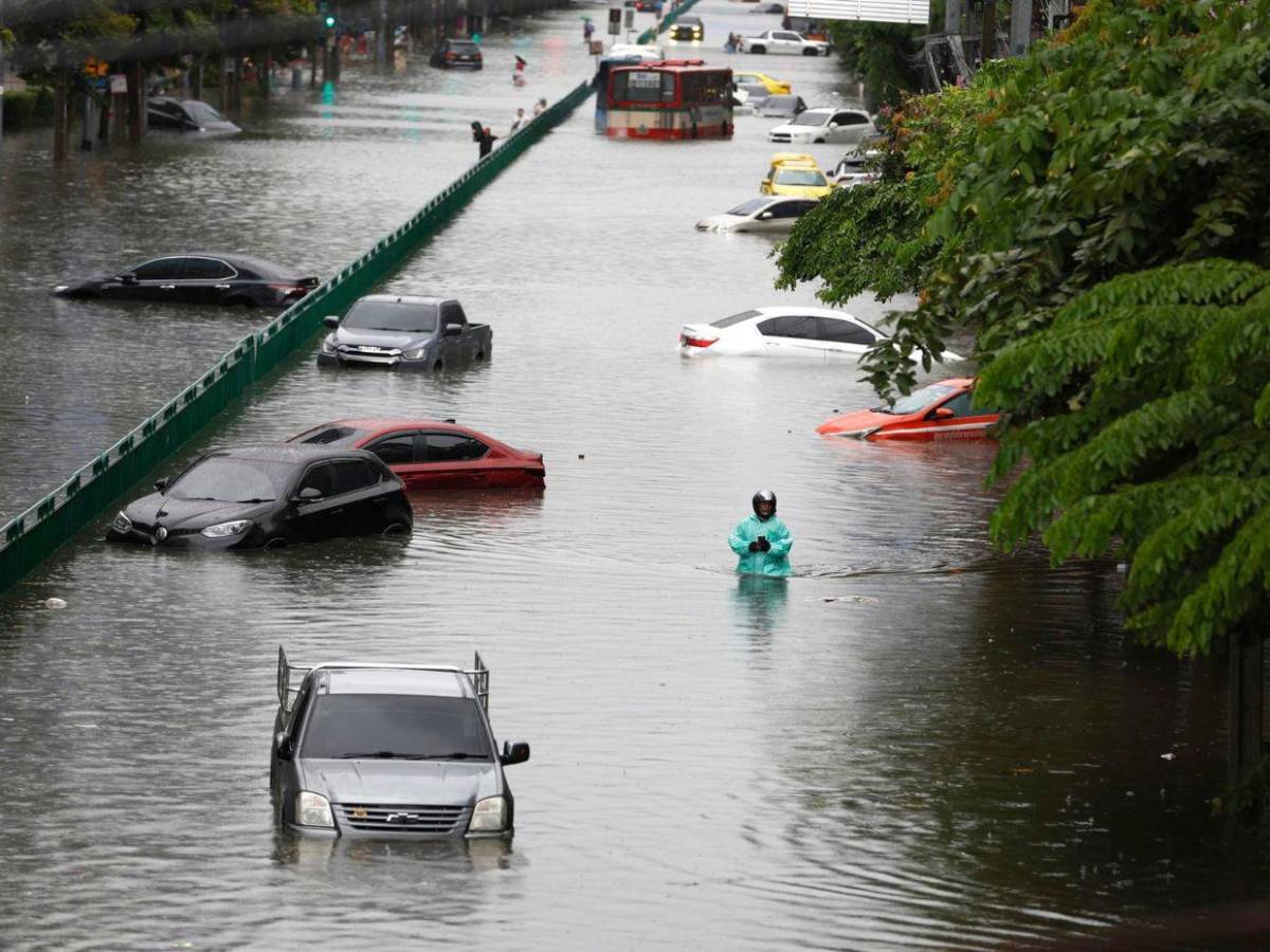 Bangkok declara el estado de desastre por inundaciones tras fuertes lluvias