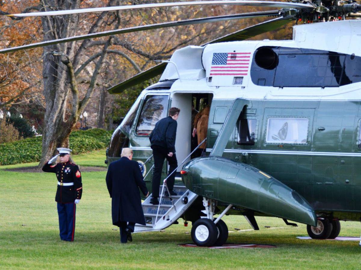 Barron Trump cierra un piso completo de Trump Tower para una cita privada
