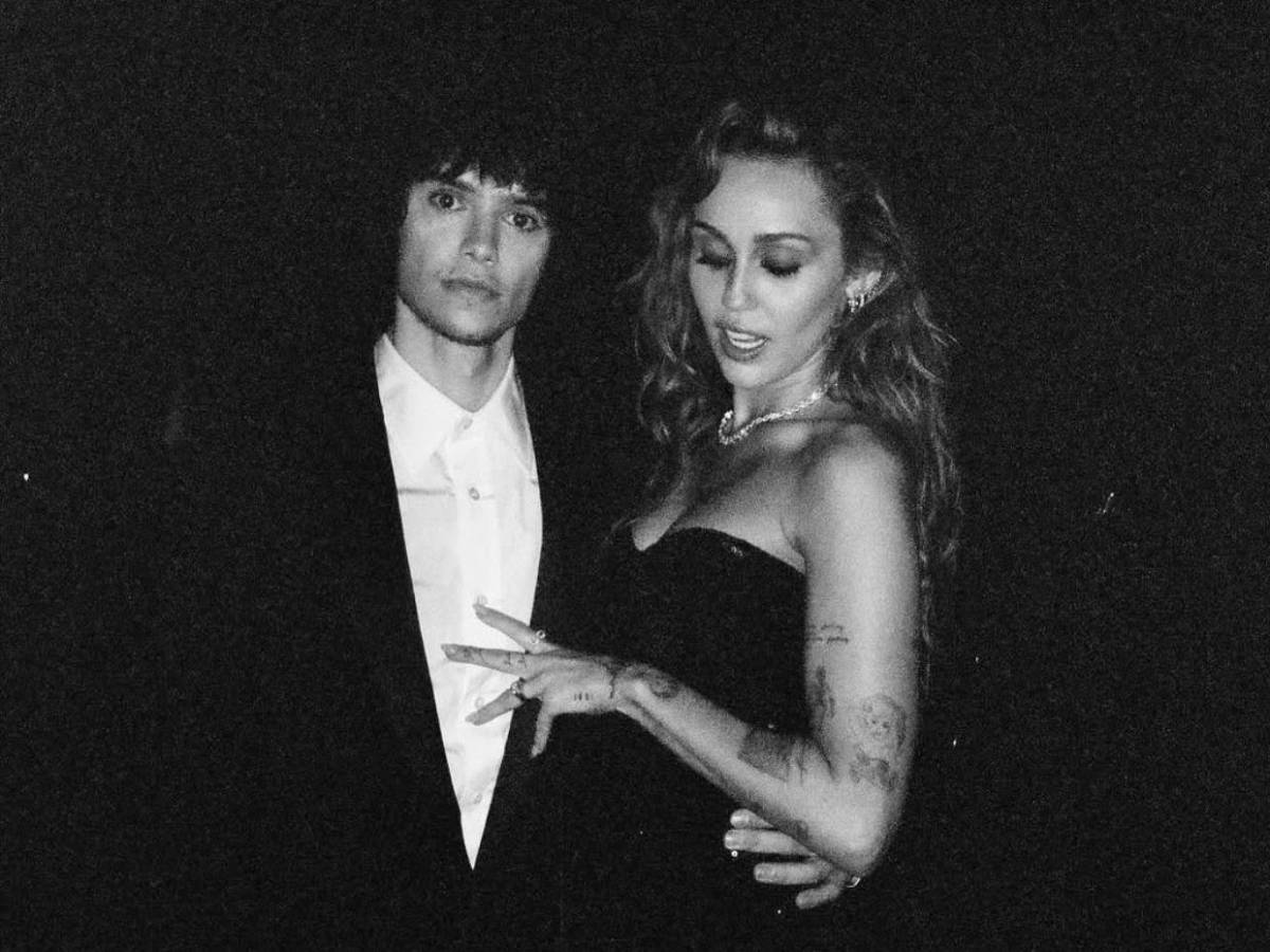 Miley Cyrus revela detalles de su compromiso con Maxx Morando