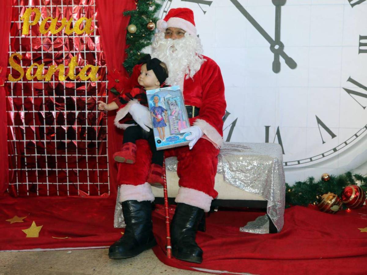 Niños llenan de ilusión Correos de Honduras con las tradicionales Cartas a Santa