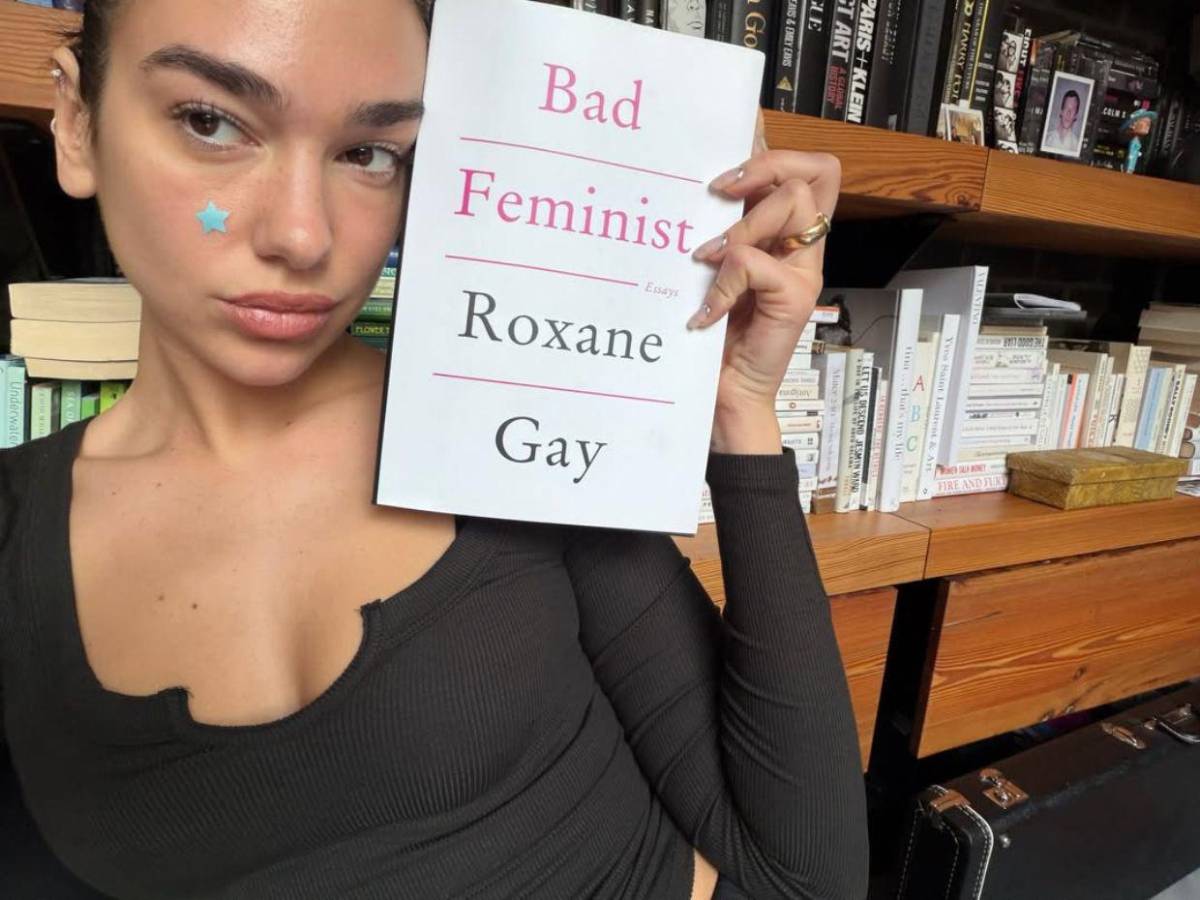 Dua Lipa inaugura en Oporto una biblioteca contra la censura